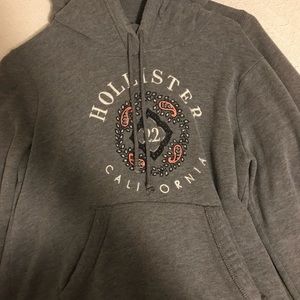 VERY CUTE HOLLISTER HOODIE!